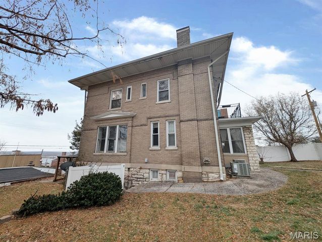 401 George Street, Alton, IL 62002