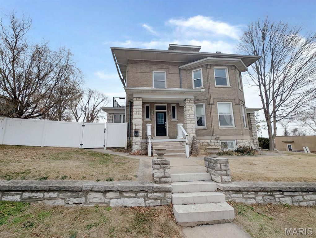 401 George Street, Alton, IL 62002