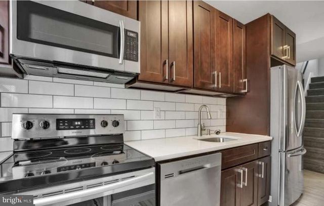 2435 W JEFFERSON ST, Philadelphia, PA 19121