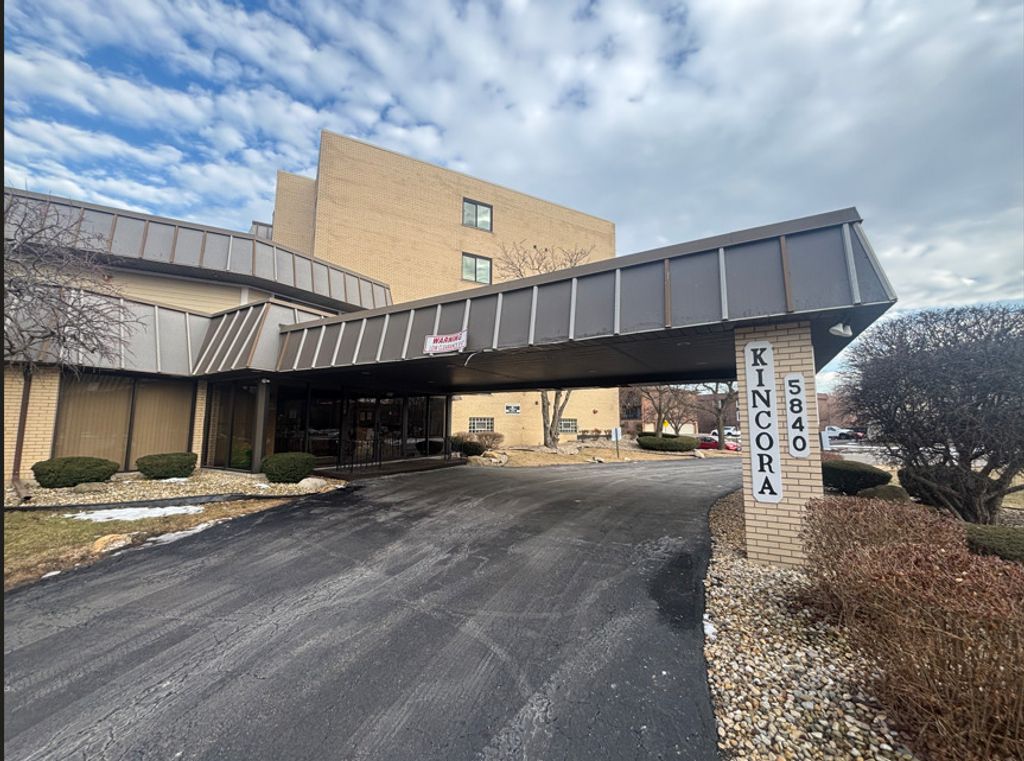 5840 W 104th Street 106, Oak Lawn, IL 60453