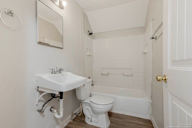 835 Grosvenor, San Antonio, TX 78221