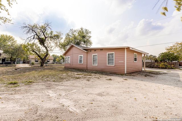 835 Grosvenor, San Antonio, TX 78221