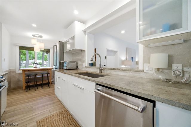 6842 Metro Park Drive, Mayfield Village, OH 44143