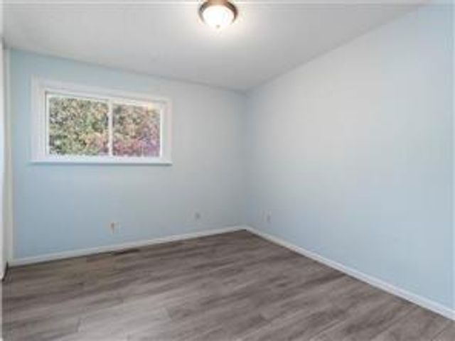 4819 Grenwich Way N, Oakdale, MN 55128