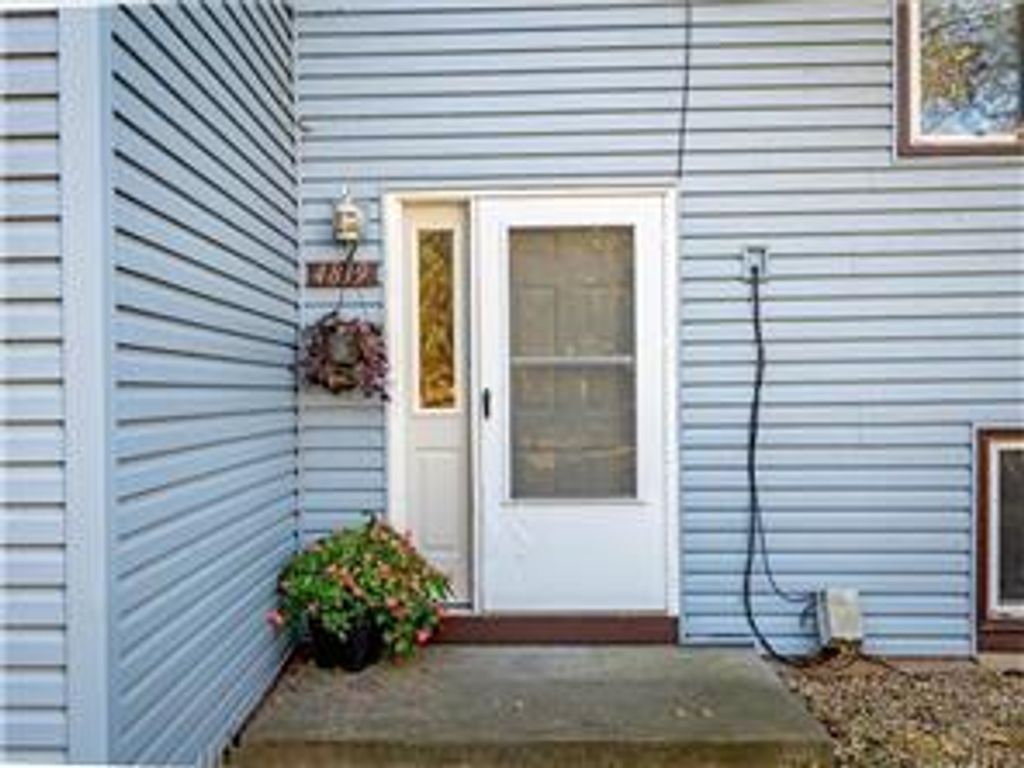 4819 Grenwich Way N, Oakdale, MN 55128 — photo 2