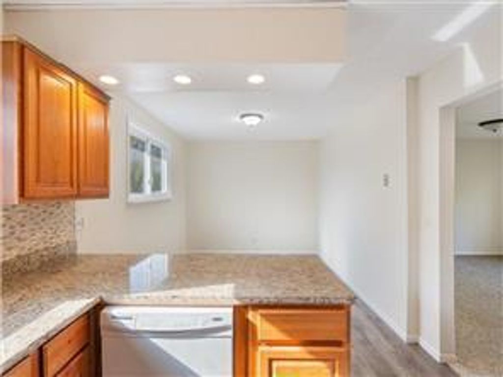 4819 Grenwich Way N, Oakdale, MN 55128 — photo 4