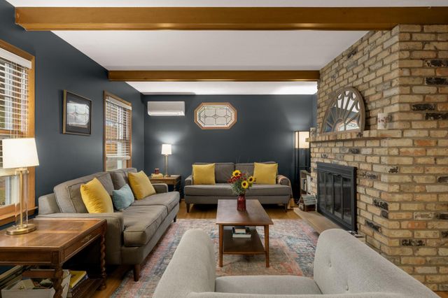 616 Rice Creek Terrace NE, Fridley, MN 55432