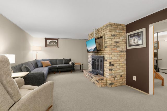 616 Rice Creek Terrace NE, Fridley, MN 55432