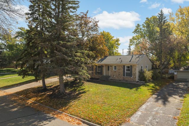 616 Rice Creek Terrace NE, Fridley, MN 55432