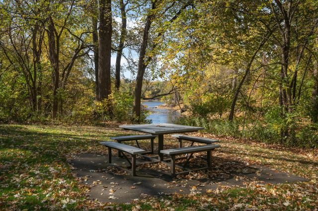 616 Rice Creek Terrace NE, Fridley, MN 55432