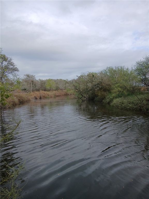 121 Whitetail, Woodsboro, TX 78393 — photo 2