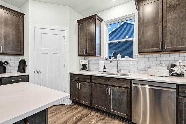 704 River Ridge DRIVE, Waterford, WI 53185