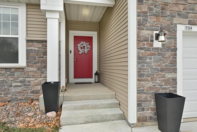 704 River Ridge DRIVE, Waterford, WI 53185