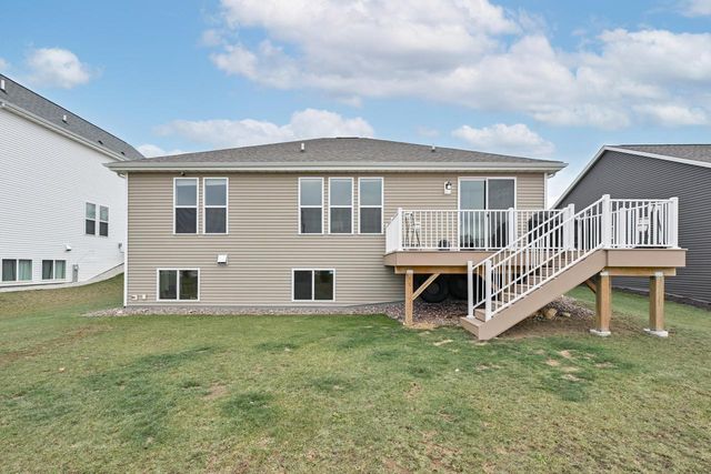 704 River Ridge DRIVE, Waterford, WI 53185