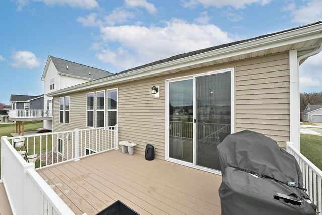 704 River Ridge DRIVE, Waterford, WI 53185