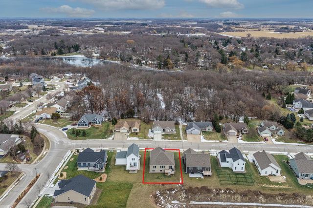 704 River Ridge DRIVE, Waterford, WI 53185