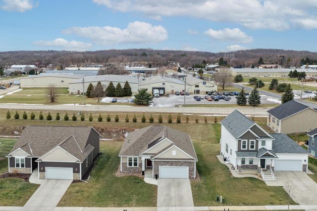 704 River Ridge DRIVE, Waterford, WI 53185