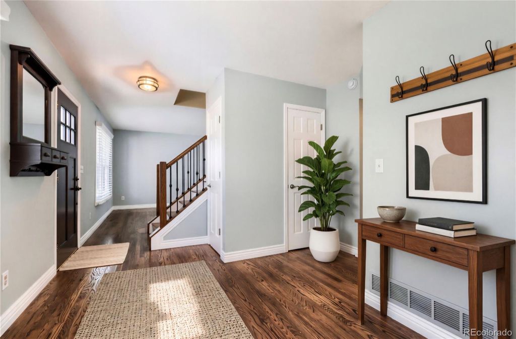 Image 8 of property listing at 10066 Teton Court, Lone Tree, CO 80124