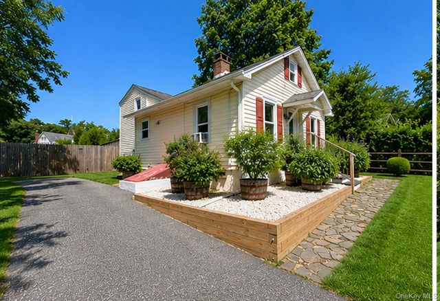 60 W Neck Road, Shelter Island, NY 11964