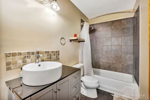 7182 Pugliese Place, Dayton, OH 45415