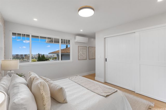 1482 Kalaepohaku Street, Honolulu, HI 96816