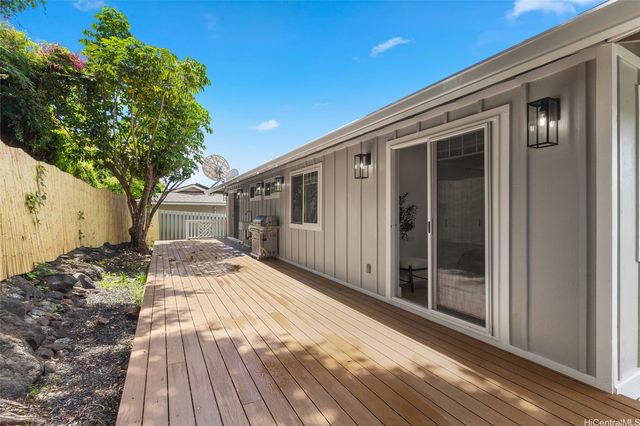 1482 Kalaepohaku Street, Honolulu, HI 96816
