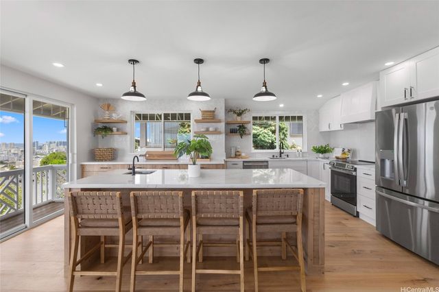 1482 Kalaepohaku Street, Honolulu, HI 96816
