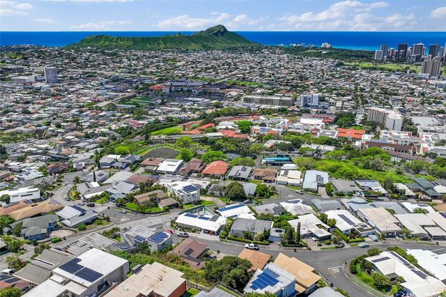 1482 Kalaepohaku Street, Honolulu, HI 96816