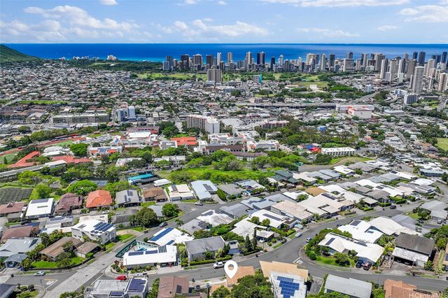 1482 Kalaepohaku Street, Honolulu, HI 96816
