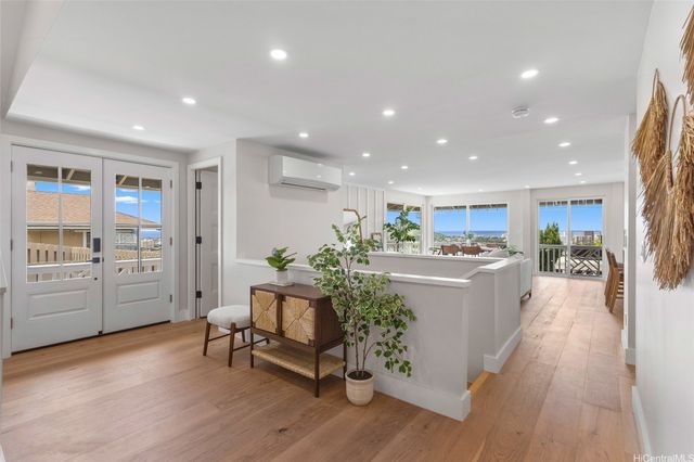 1482 Kalaepohaku Street, Honolulu, HI 96816