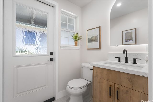 1482 Kalaepohaku Street, Honolulu, HI 96816