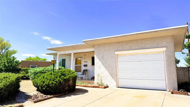 112 Lugar De Oro, Santa Fe, NM 87501