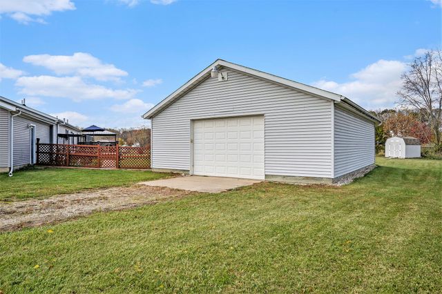 94 Easton Drive, Ionia, MI 48846