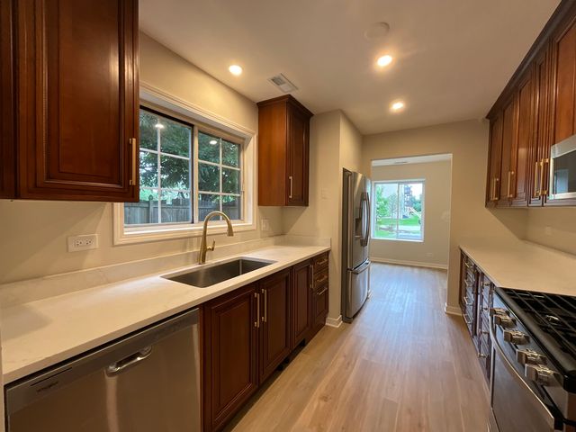 200 Glen Street, Grayslake, IL 60030