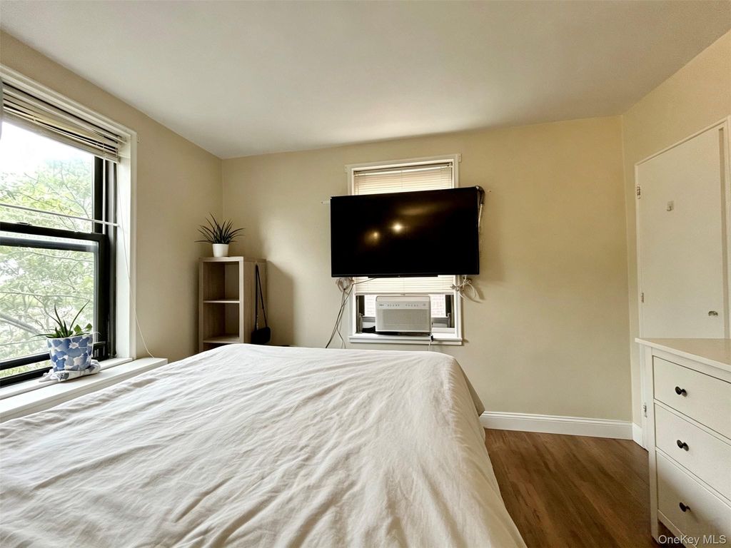 15020 71st Avenue 6J, Kew Garden Hills, NY 11367 — photo 5