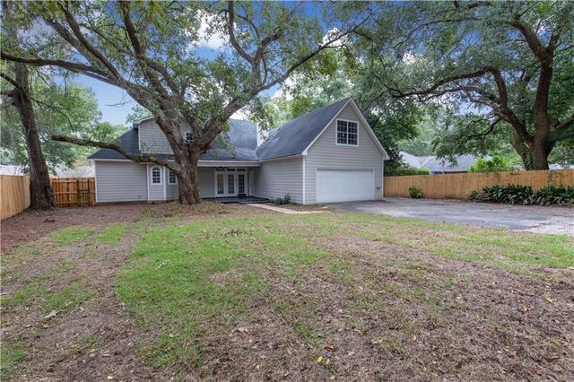 6005 Sturbridge Drive, Mobile, AL 36609