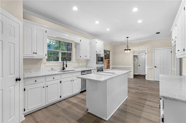 6005 Sturbridge Drive, Mobile, AL 36609