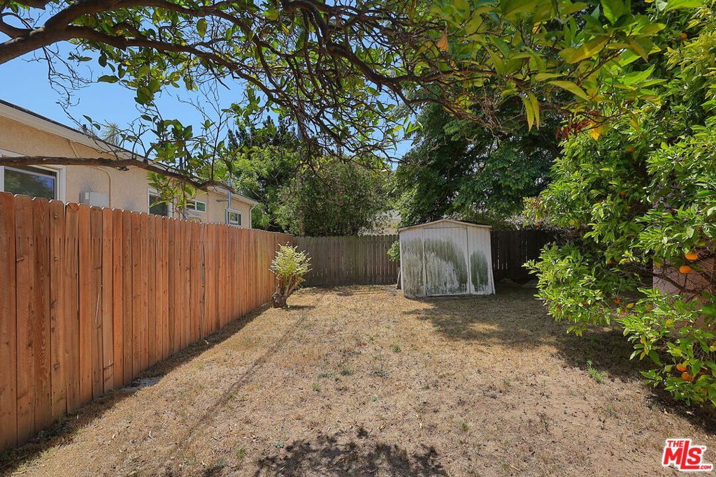 Image 26 of property listing at 8320 Airlane Avenue, Los Angeles, CA 90045