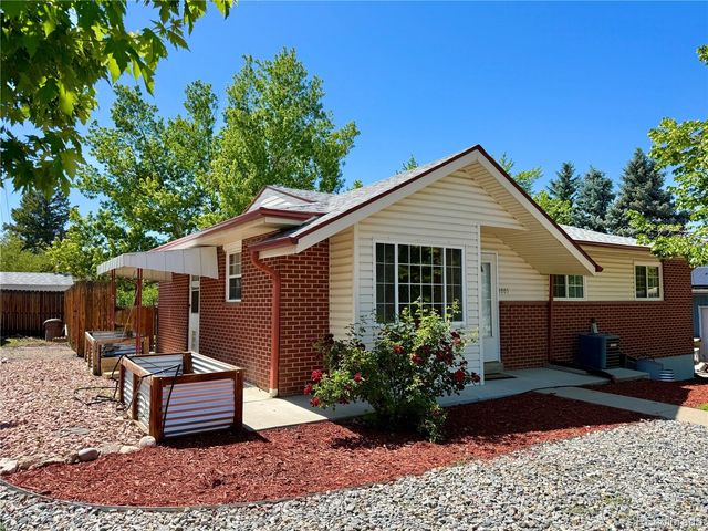 1005 Moss Street, Golden, CO 80401
