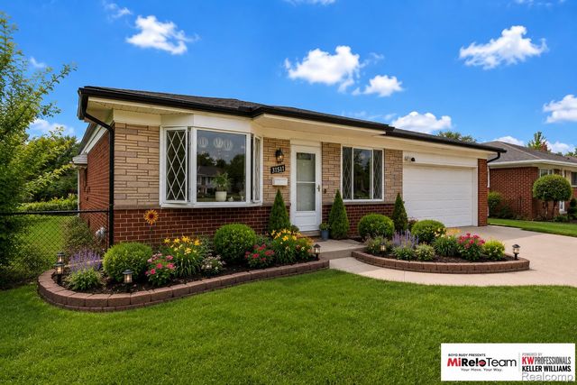 31511 Fairfield Drive, Warren, MI 48088