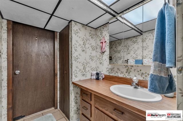 31511 Fairfield Drive, Warren, MI 48088