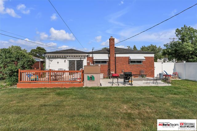 31511 Fairfield Drive, Warren, MI 48088