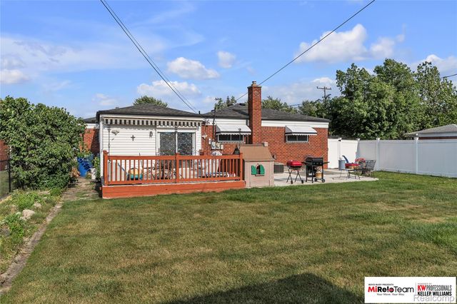 31511 Fairfield Drive, Warren, MI 48088