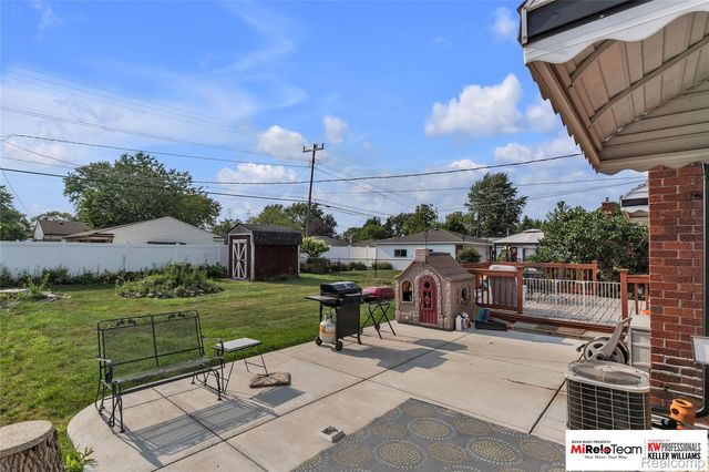 31511 Fairfield Drive, Warren, MI 48088