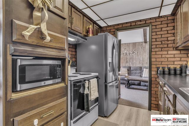 31511 Fairfield Drive, Warren, MI 48088