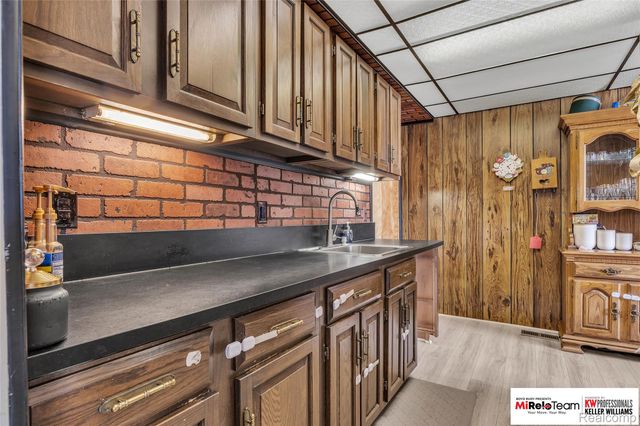 31511 Fairfield Drive, Warren, MI 48088