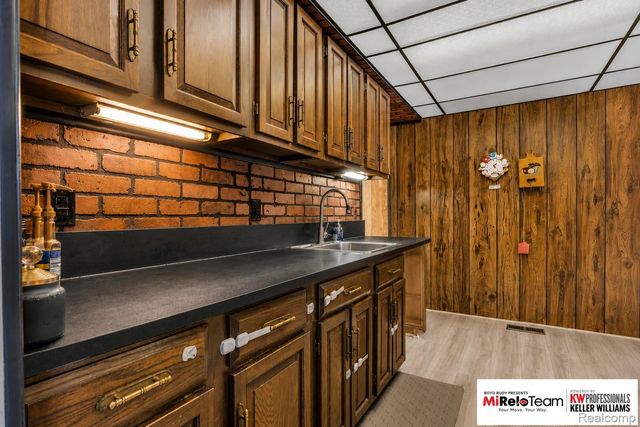 31511 Fairfield Drive, Warren, MI 48088