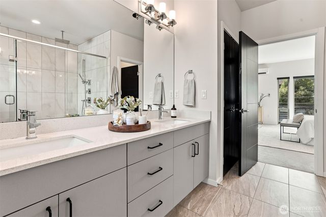 8527 Interlake Avenue N, Seattle, WA 98103