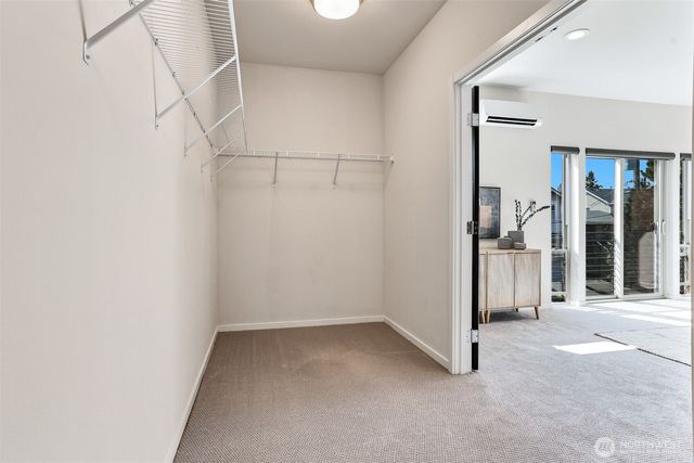 8527 Interlake Avenue N, Seattle, WA 98103