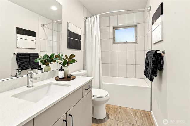 8527 Interlake Avenue N, Seattle, WA 98103